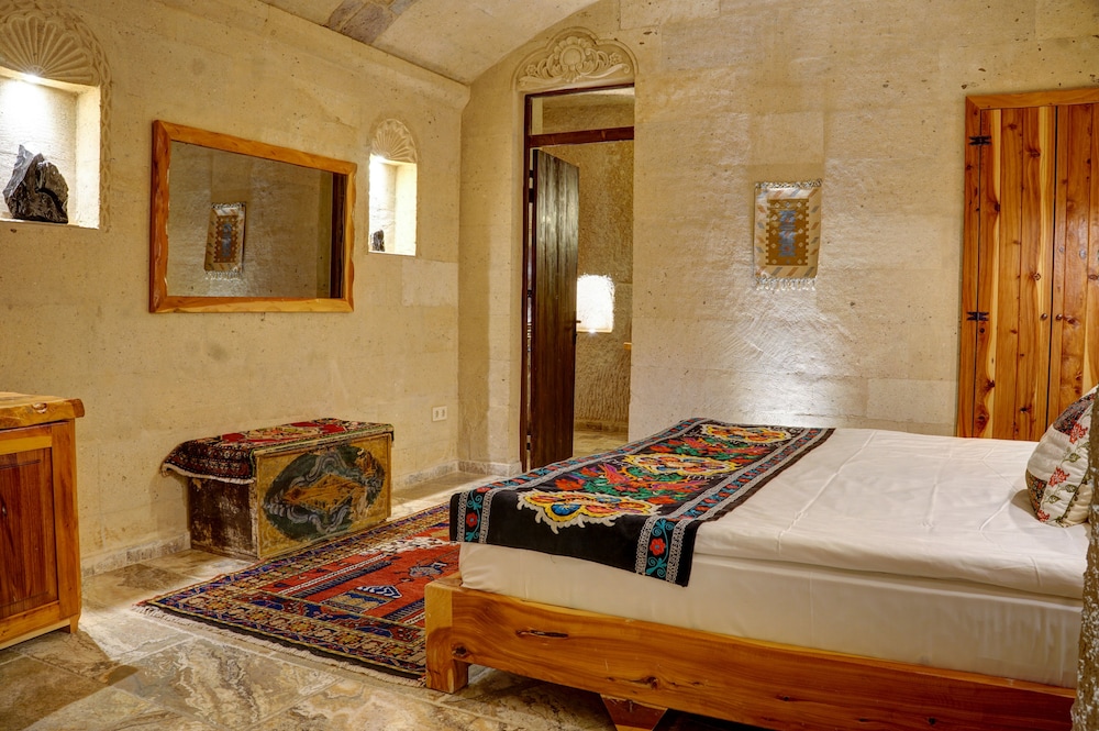 Superior Cave Room - Photo 4