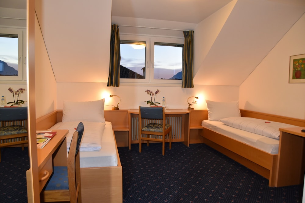 Basic Twin Room