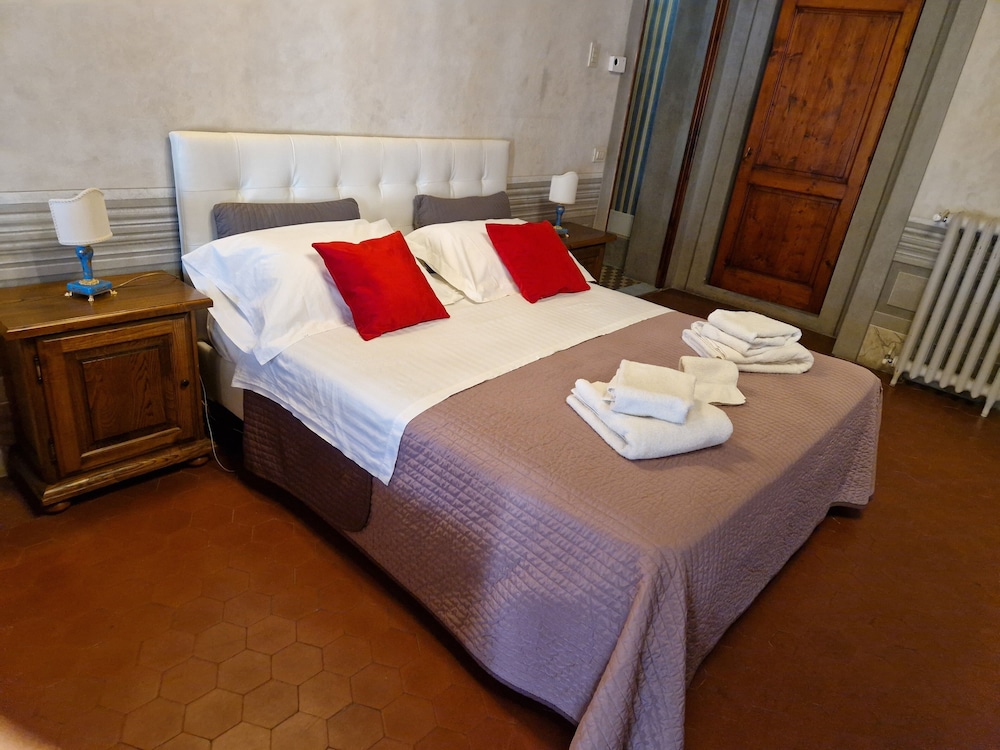 Suite, Balcony, City View