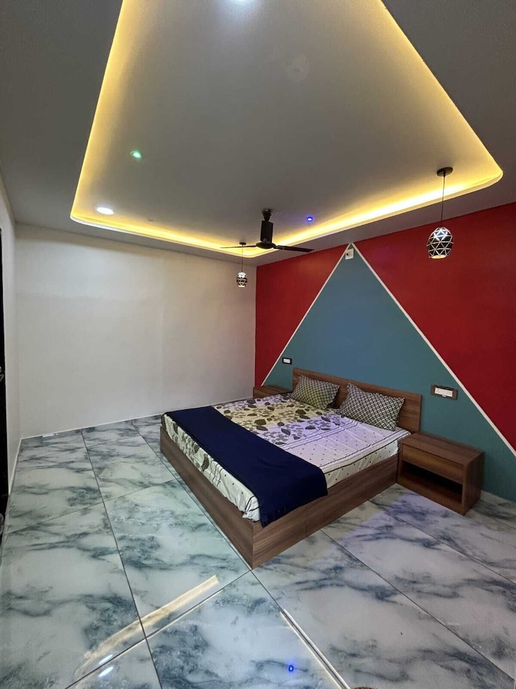 Deluxe Room - Photo 1