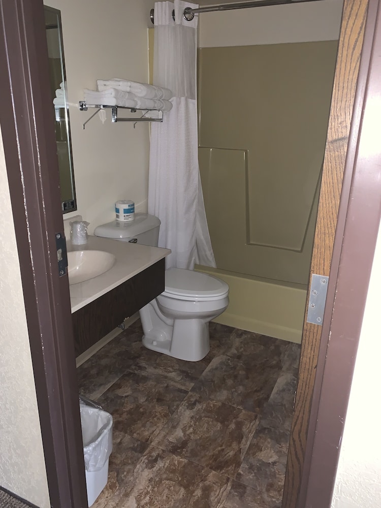 Standard Room, 1 Queen Bed, Non Smoking - Photo 2