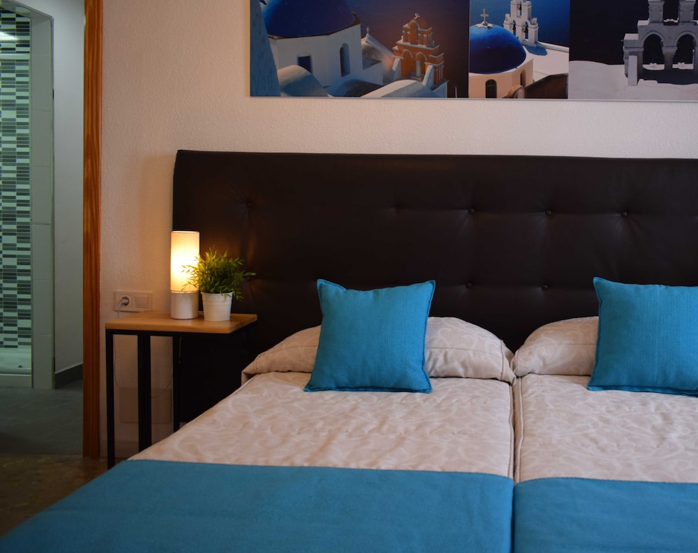 Twin Room, 2 Twin Beds photo 3