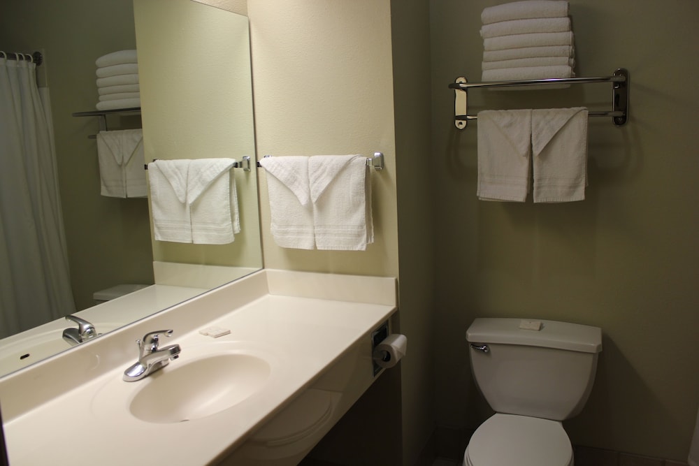 Double Room, 2 Queen Beds photo 2