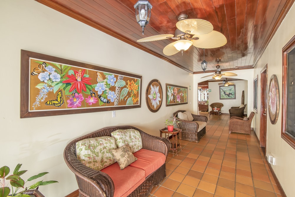 Double Room, 2 Queen Beds, Garden View - Photo 7