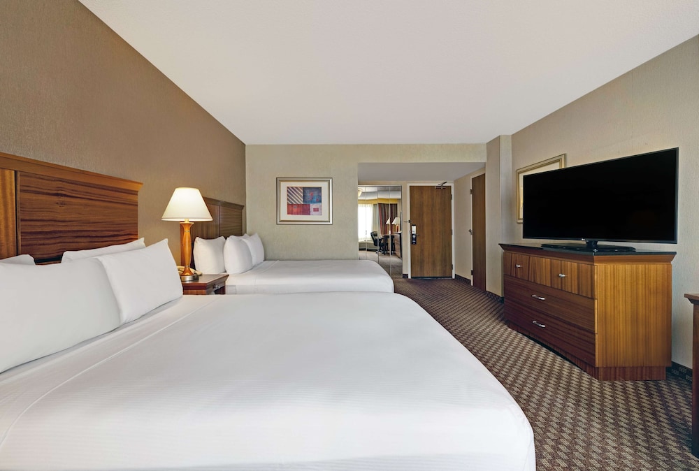 Traditional Room, 2 Double Beds, Accessible - Photo 1