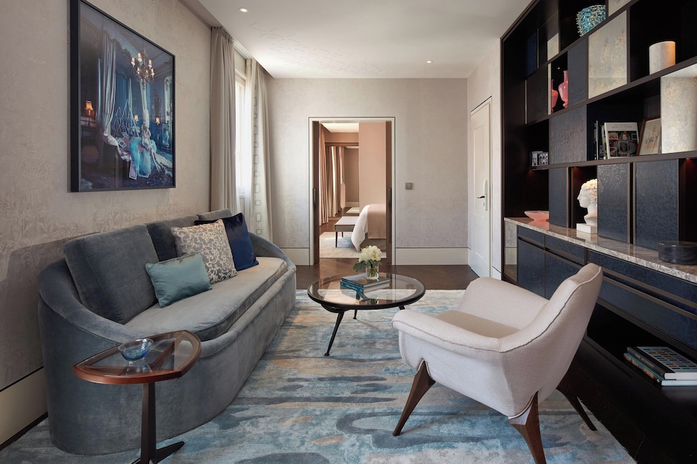 Venetian Suite photo 2