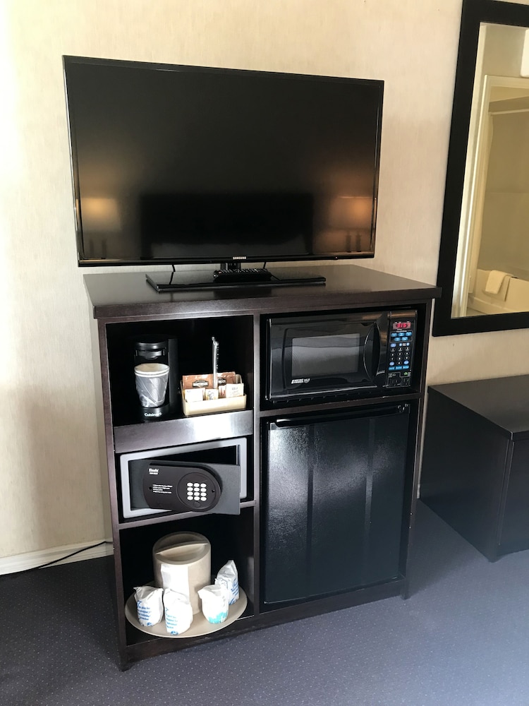 Executive Room, 1 Queen Bed With Sofa Bed photo 2