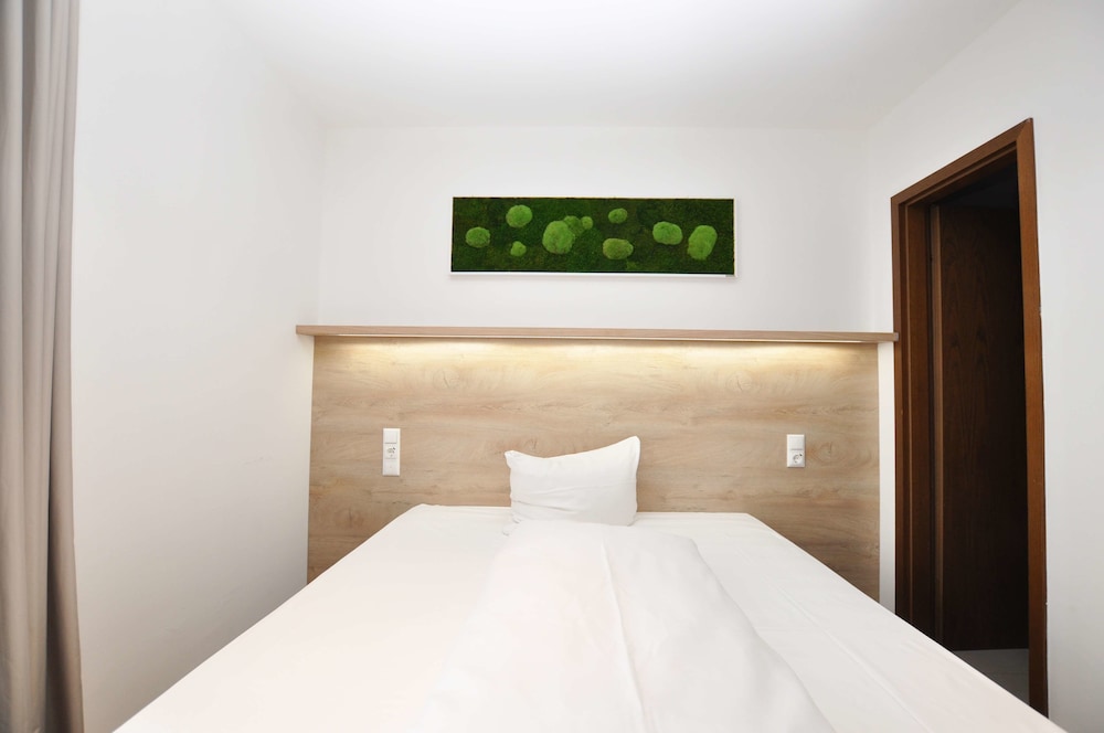 Superior Room, 1 Queen Bed (length of bed: 210 cm)