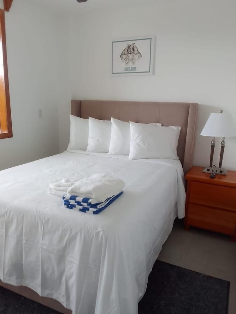 Standard Room, 1 Queen Bed, Balcony, Garden View