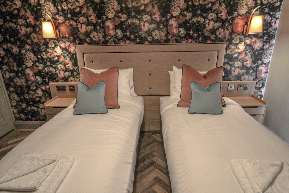Twin Room, Ensuite - Photo 4