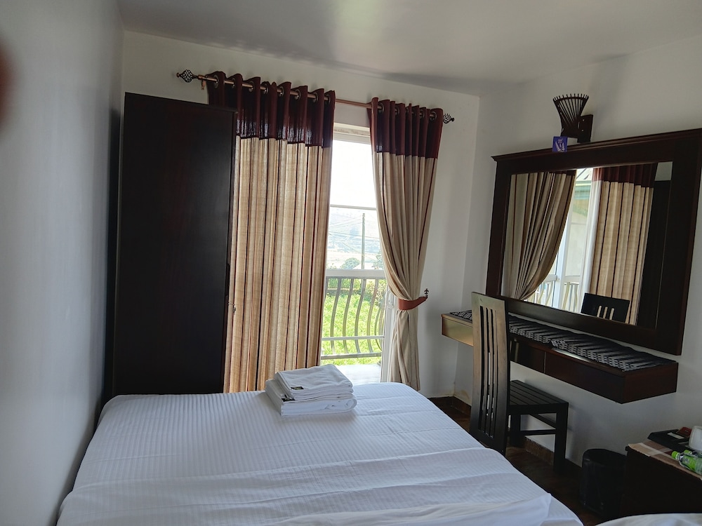 Deluxe Double Room, Balcony, Lake View photo 1