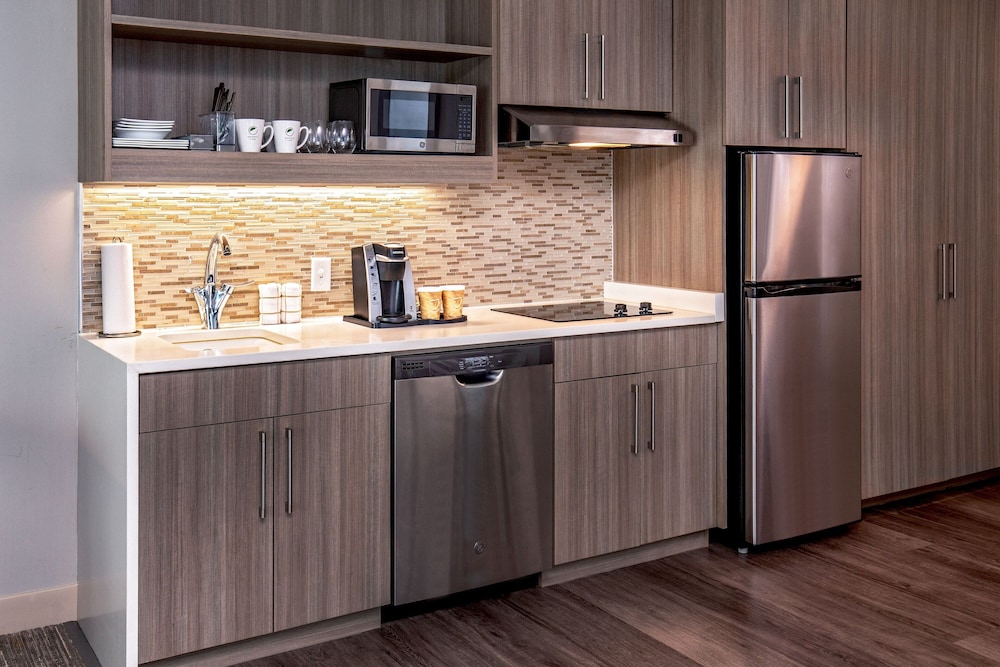 Studio Suite, Multiple Beds, Kitchen - Photo 7