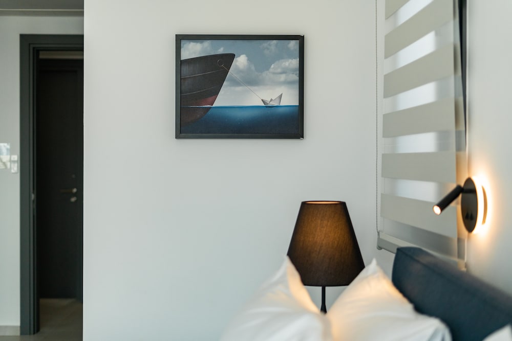 Executive One-Bedroom Apartment with Sea View photo 3