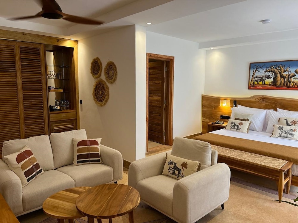 Superior Room, Pool View (King or Twin Bed) - Photo 1