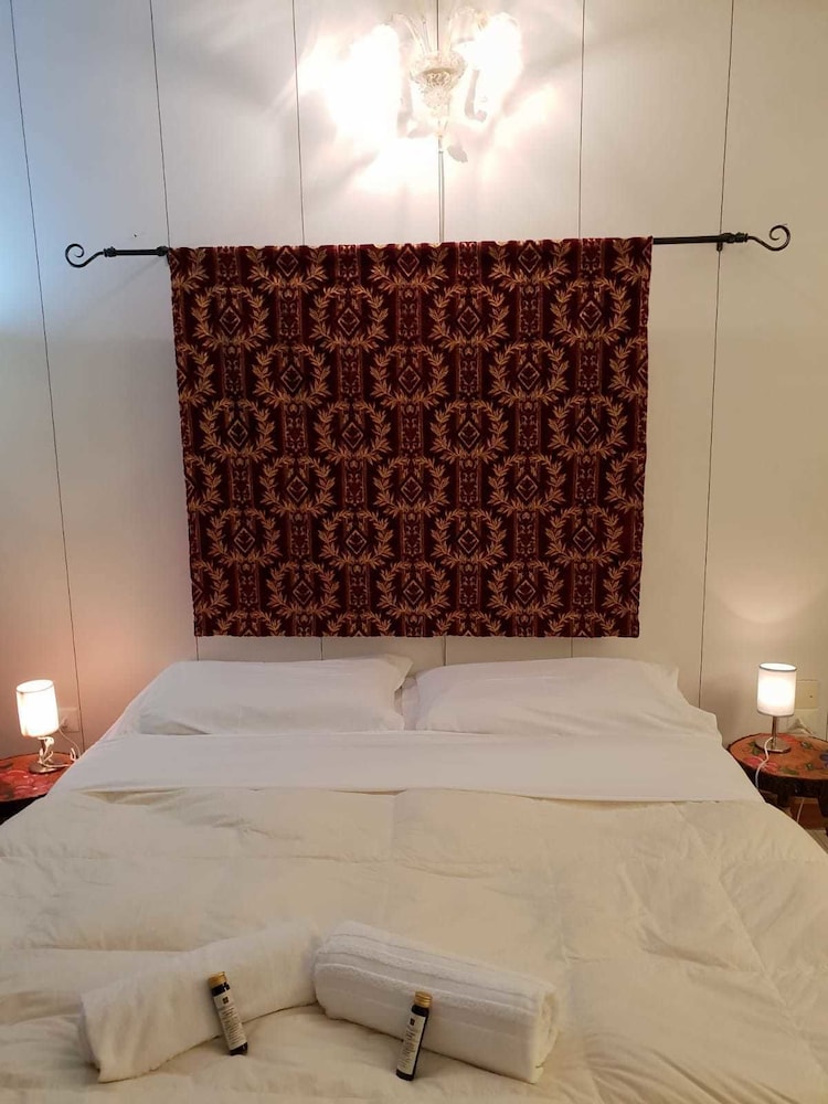 Triple Room, Shared Bathroom photo 3