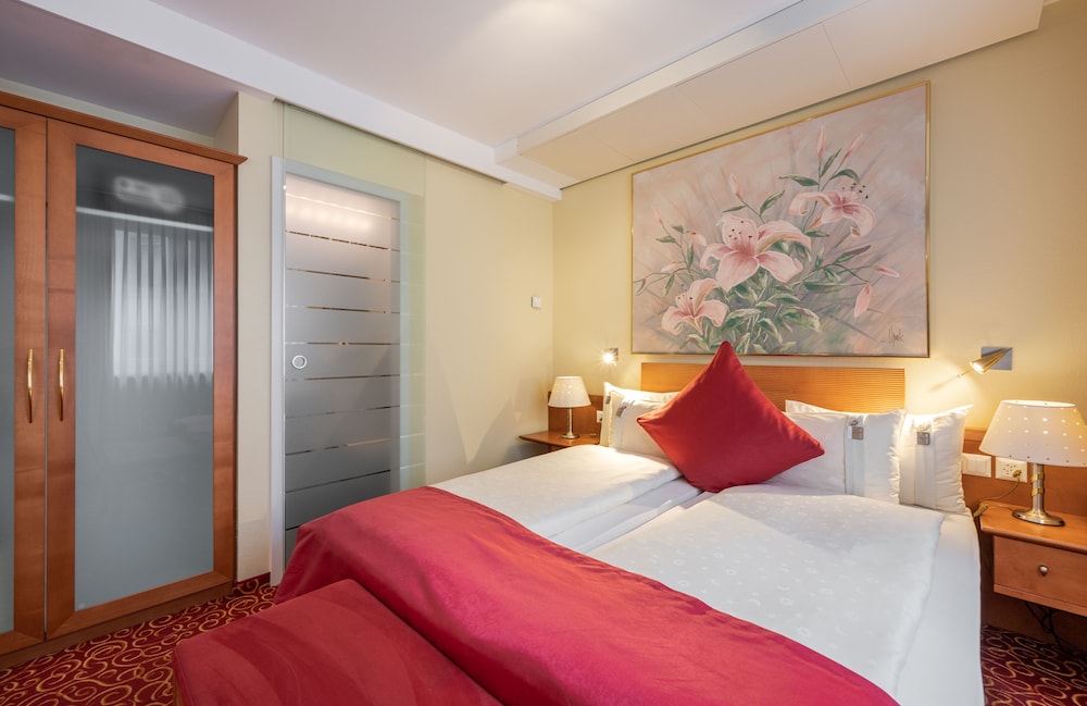 Superior Twin Room, 2 Twin Beds - Photo 15
