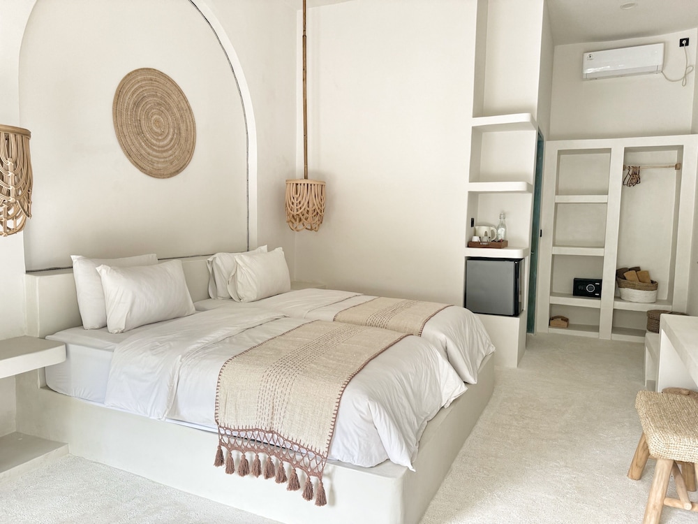 Junior Double or Twin Room photo 2