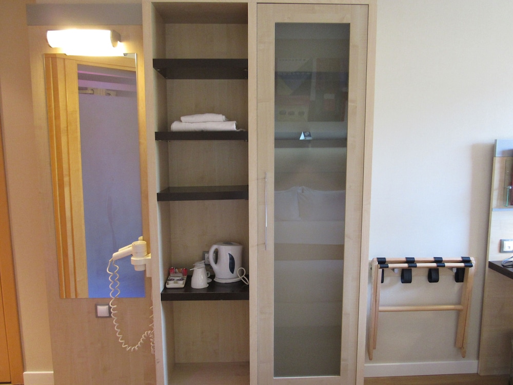 Standard Room (Free Breakfast)