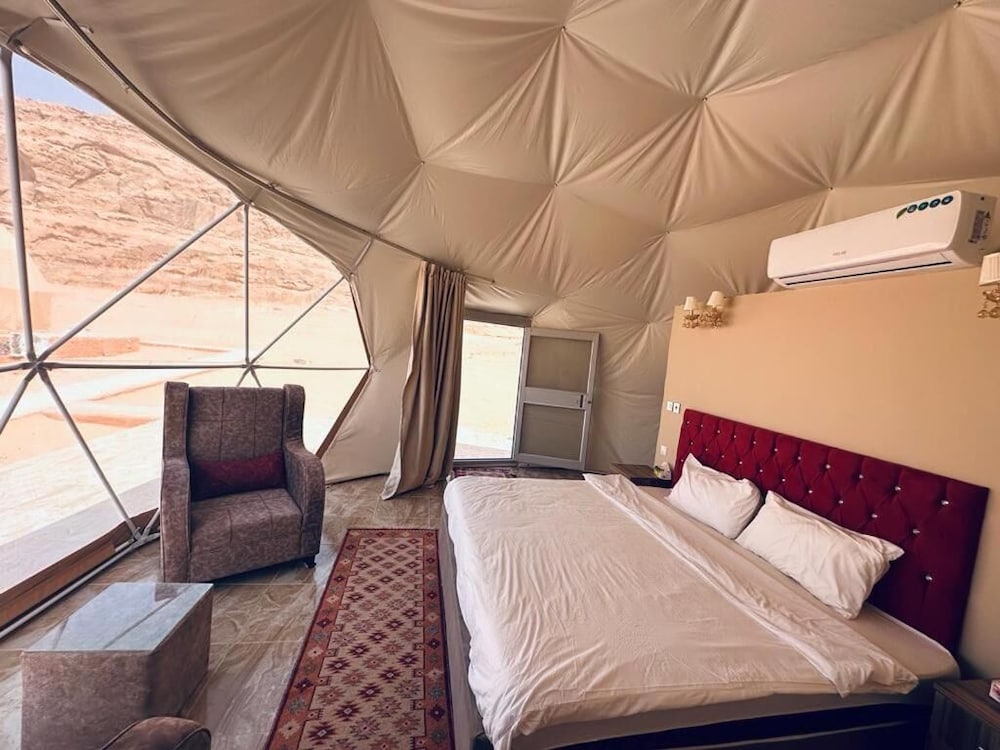 Tent, Balcony, Courtyard View photo 3