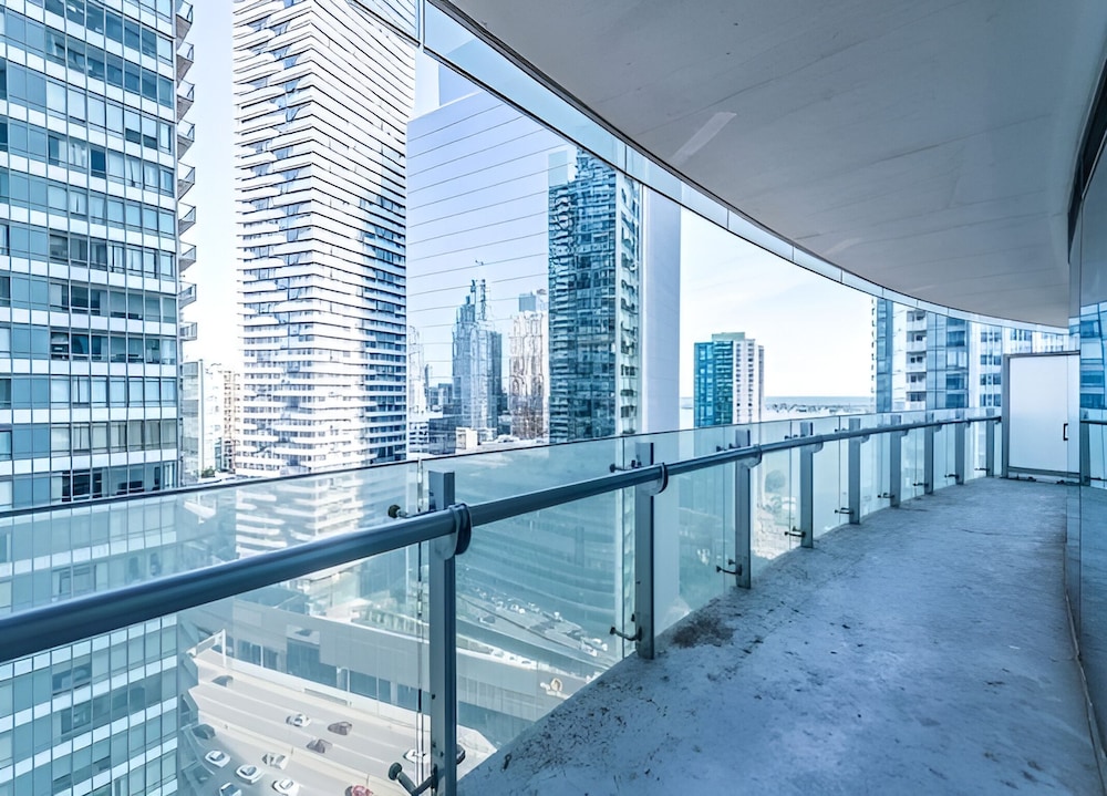 Deluxe Suite, 3 Bedrooms, 2 Bathrooms, City View