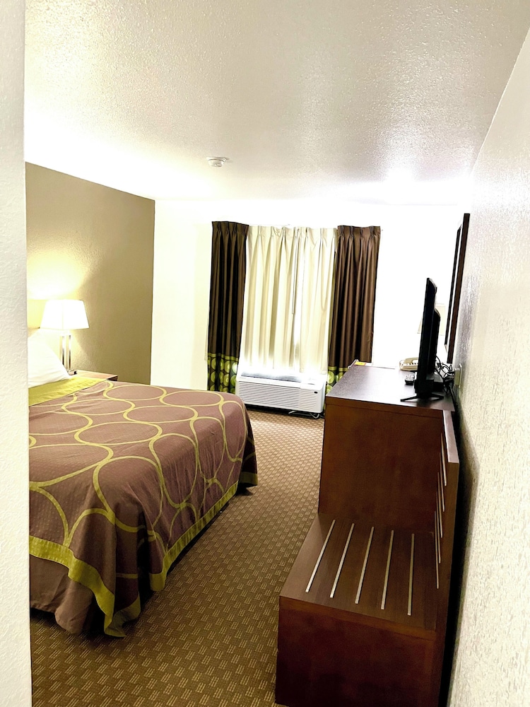 Business Room, 1 King Bed, Non Smoking - Photo 1