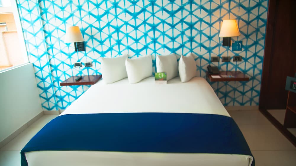 Standard Room, 1 Queen Bed - Photo 6