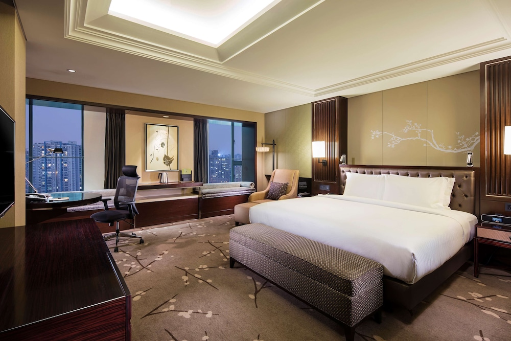 Kind Bed Signature Room