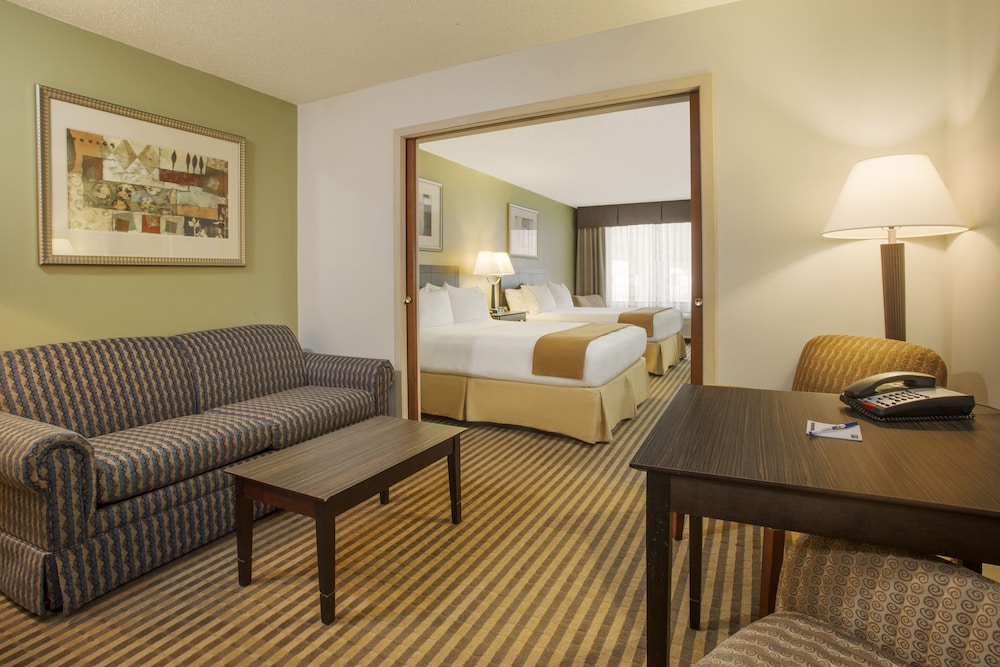 Suite, 2 Queen Beds (Additional Living Area) photo 1