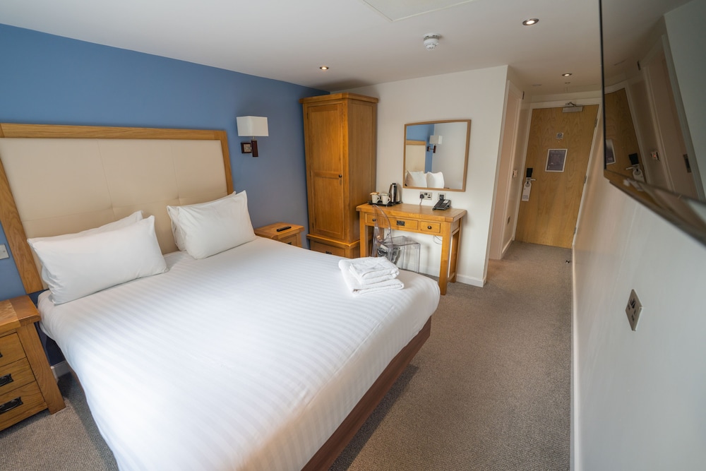 Standard Double Room, 1 King Bed photo 3