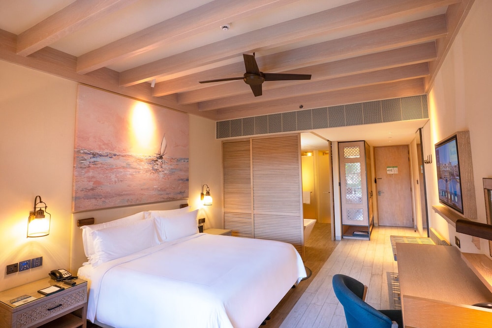 Room, 1 King Bed (Resort, Terrace or Balcony)
