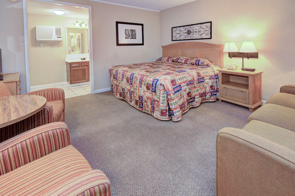 Standard Single Room, 1 Queen Bed photo 2