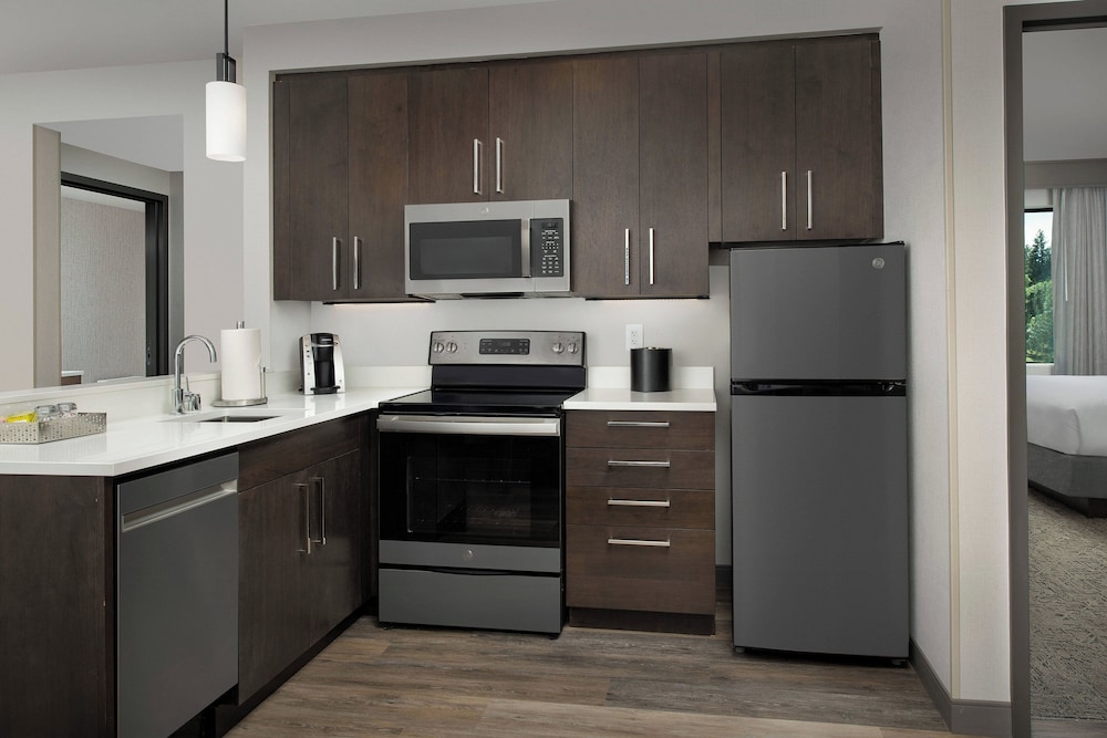 Suite, 2 Bedrooms - Photo 1