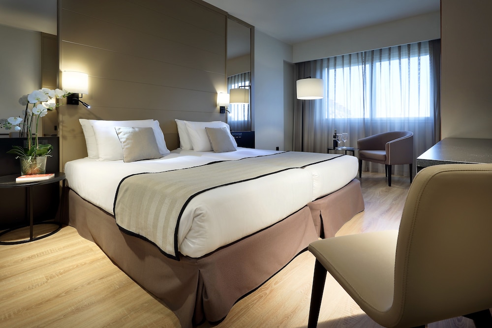 Triple Room (2 Adults + 1 Child) photo 3