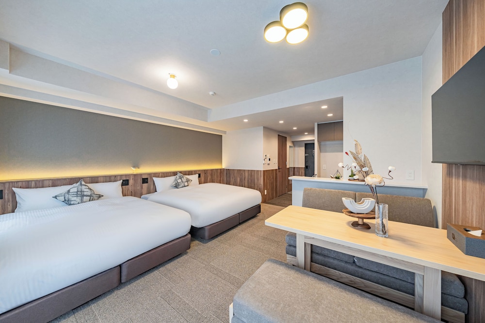Superior Quadruple Room, 2 Queen Beds, Non Smoking