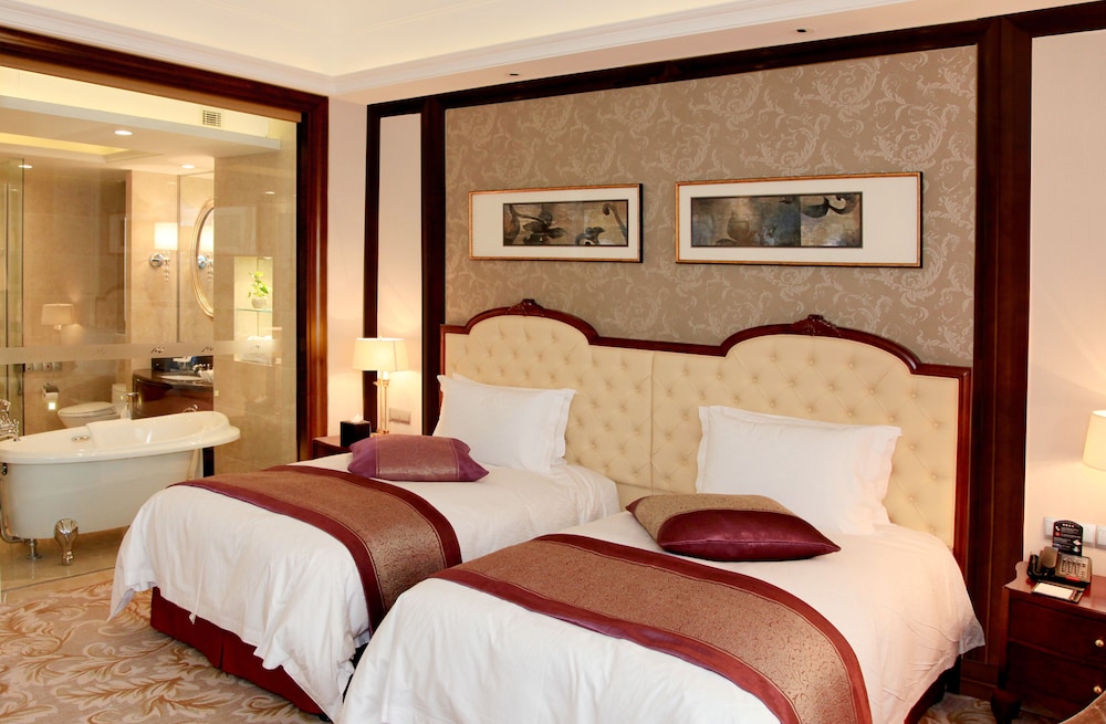 Executive Twin Room, Lake View