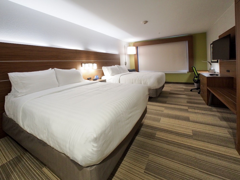 Standard Room, 2 Queen Beds, Accessible (Communications)