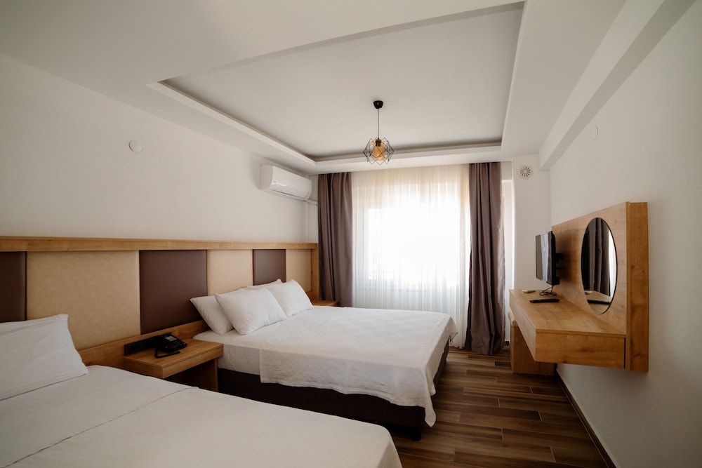 Standard Triple Room, Balcony, City View