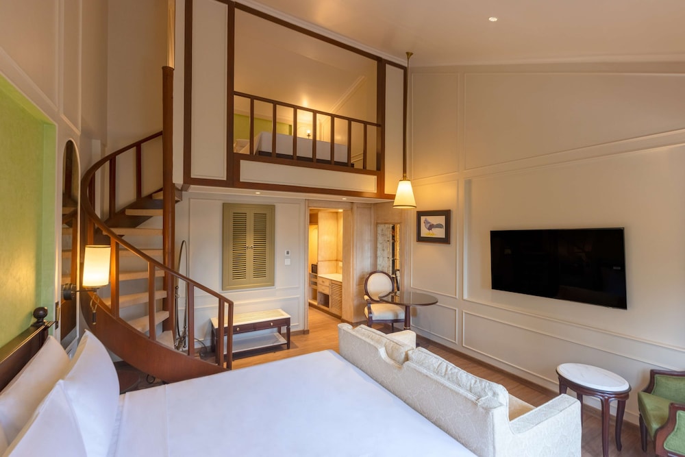Family Room, Valley View - Photo 3