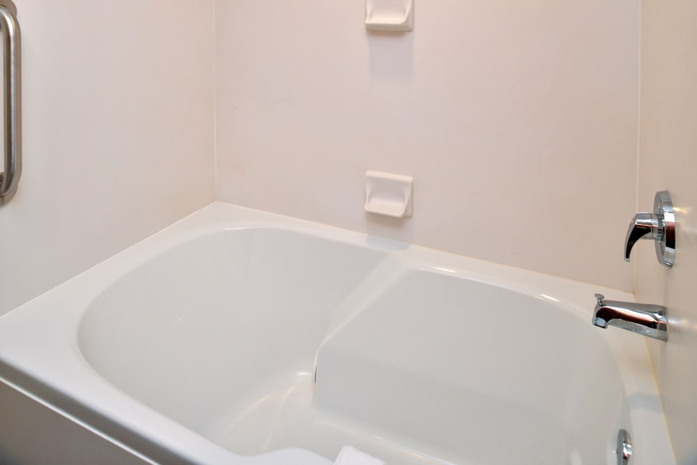 Standard Room, 2 Queen Beds, Mountain View - Photo 3