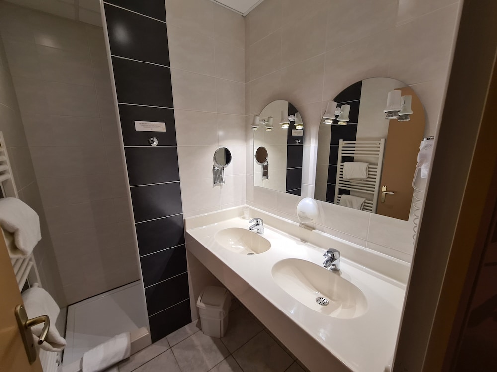 Comfort Suite, Ensuite, City View photo 3