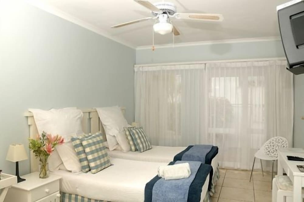 Double or Twin Room - Photo 2