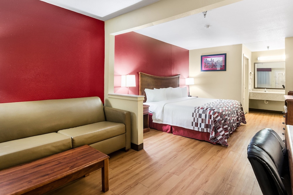 Standard Suite, 1 King Bed, Non Smoking - Photo 1