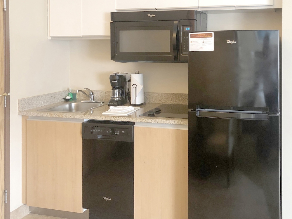 One-King - One Bedroom Suite - Photo 5
