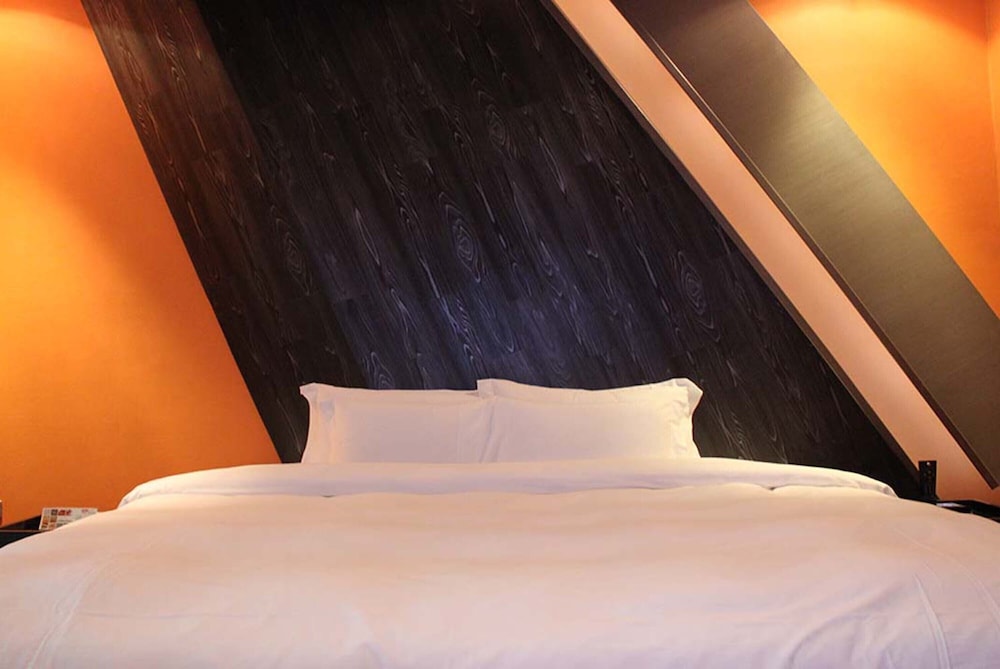 Business Double Suite (No Parking) Check in time starts from 6pm photo 1