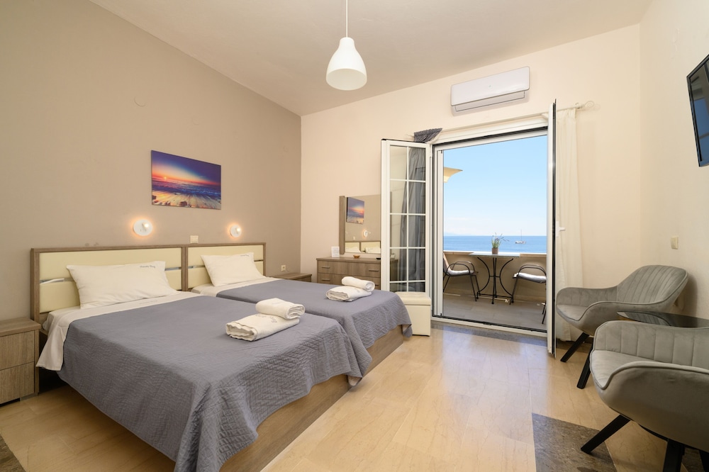 Exclusive Triple Room, 2 Bedrooms photo 1
