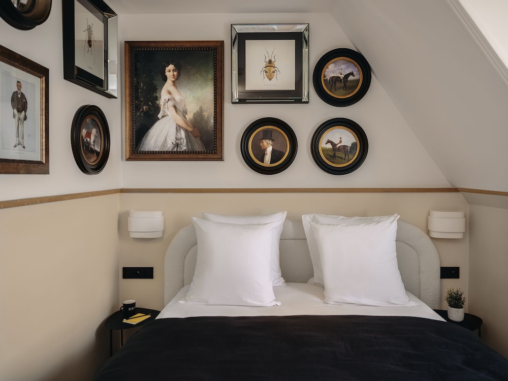 Cosy Room, Eiffel Tower View photo 2