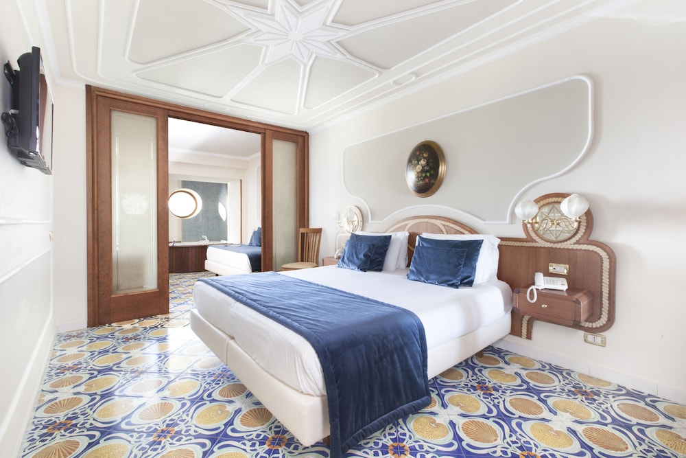 Junior Suite, Hot Tub, Sea View - Photo 1