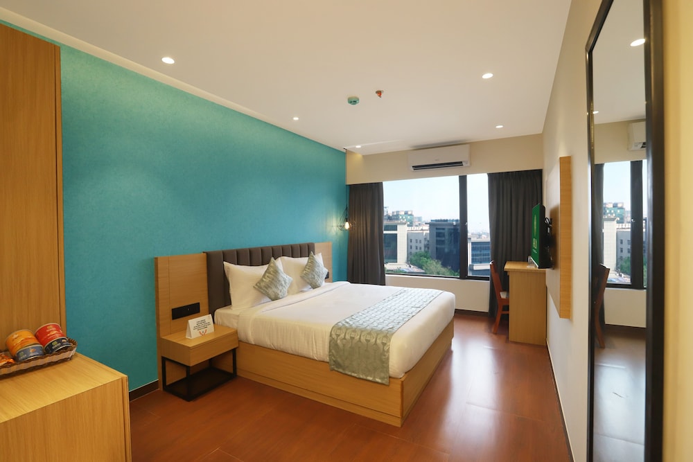 Executive Room, City View