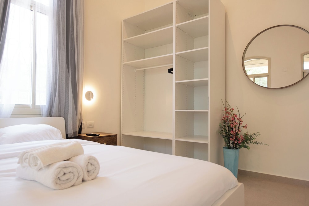 Luxury Apartment photo 2