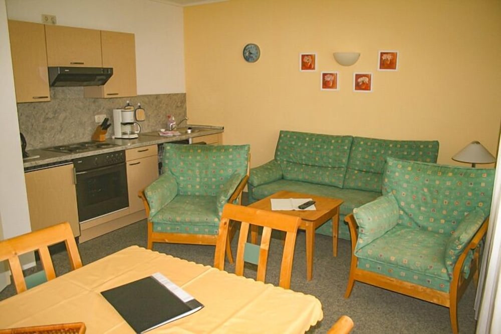 Apartment with 1 Room photo 3